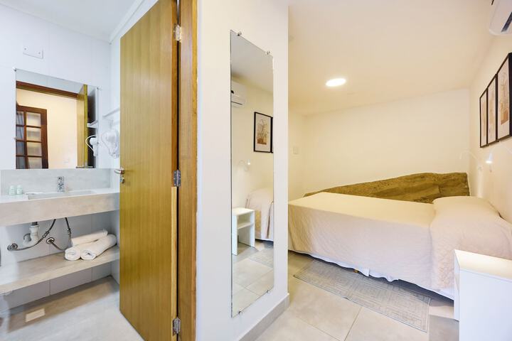 Room 65 of 132