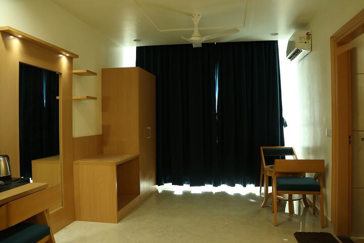 Room 17 of 25
