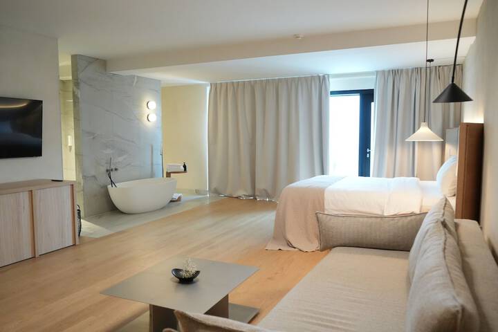 Room 43 of 134