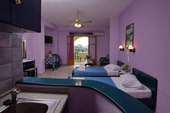 Room 4 of 49