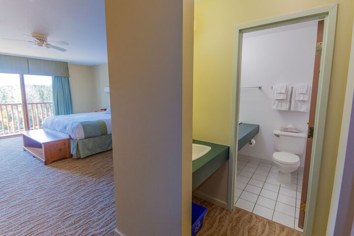 Room 15 of 48
