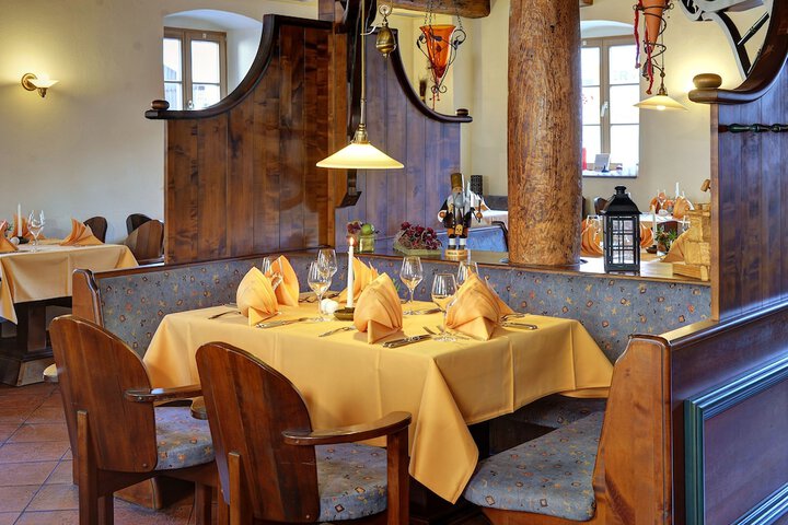 Dining 40 of 84
