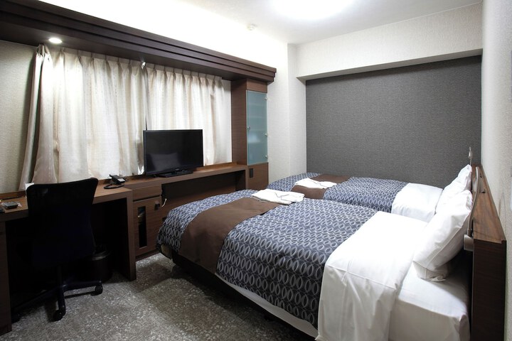 Room 7 of 51