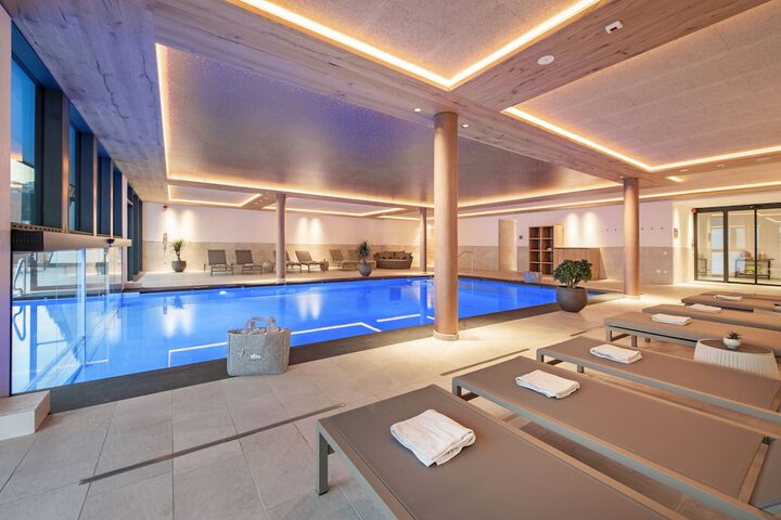 Pool 50 of 221