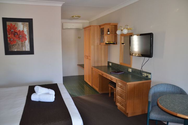 Room 10 of 51