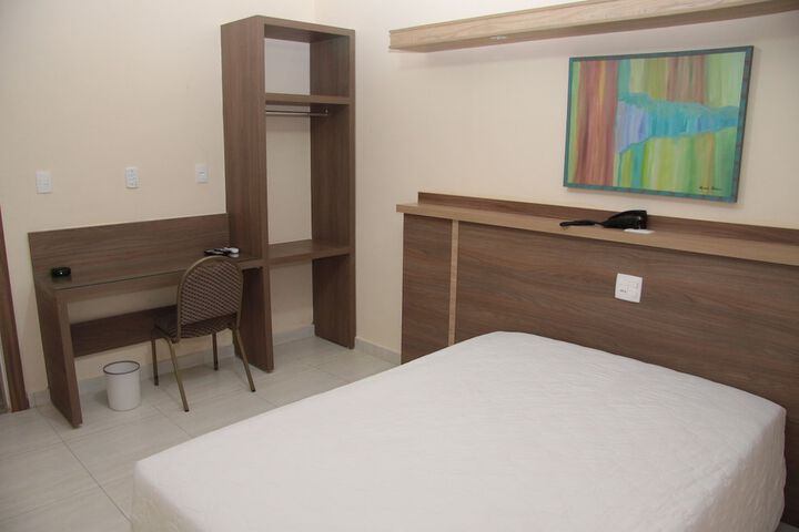 Room 3 of 27