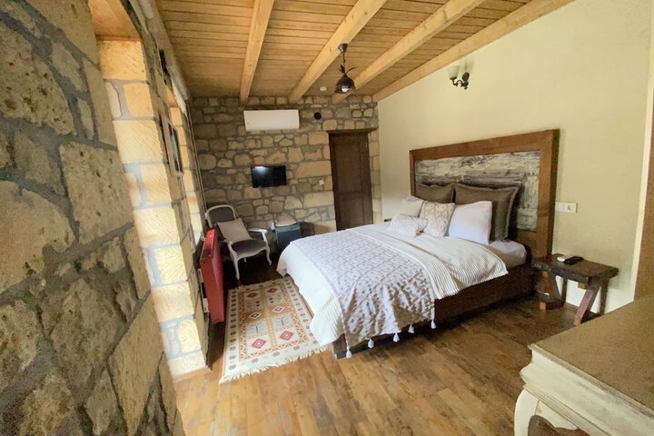 Room 13 of 49