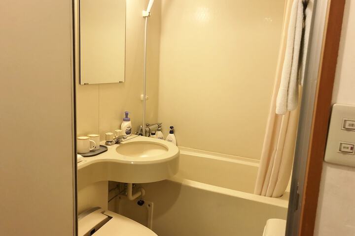 Room 16 of 110