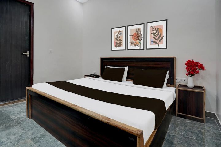 Room 4 of 20