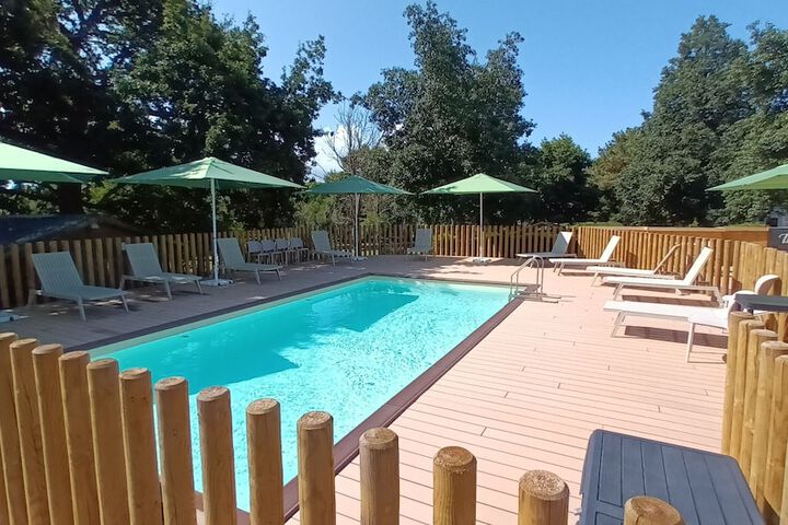 Pool 16 of 25