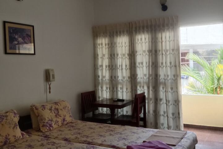 Room 12 of 34