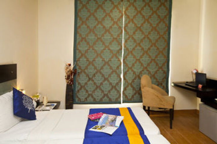 Room 50 of 64