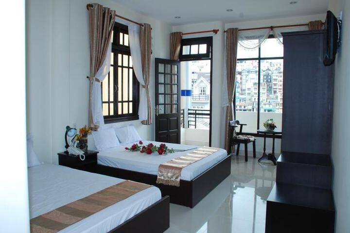 Room 3 of 6