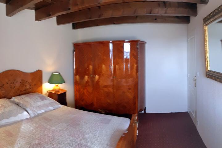 Room 6 of 52