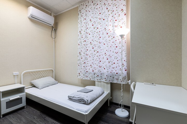 Room 10 of 83