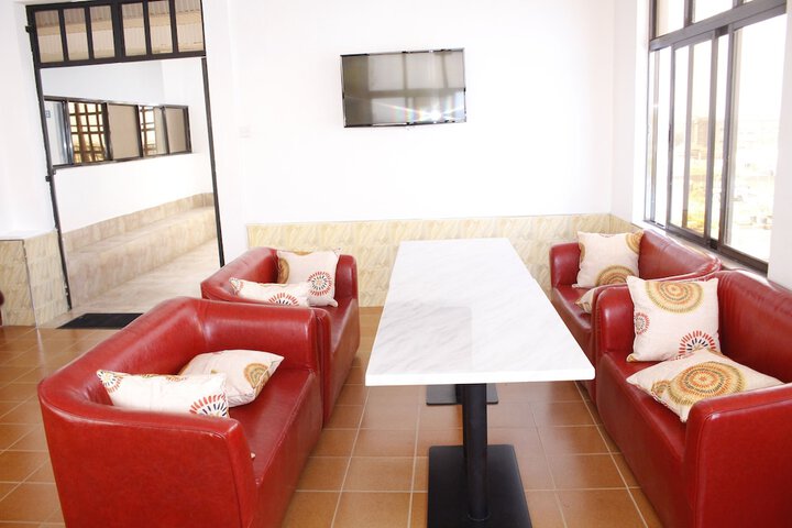 Lounge 61 of 66