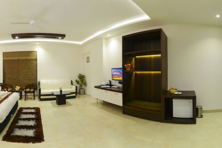 Room 10 of 37