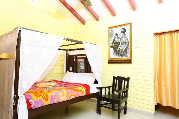 Room 9 of 30