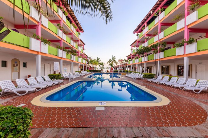 Pool Hotel