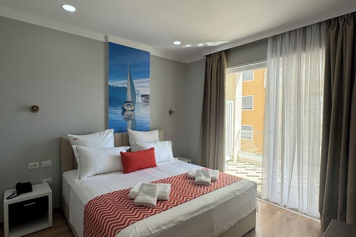 Room 64 of 191
