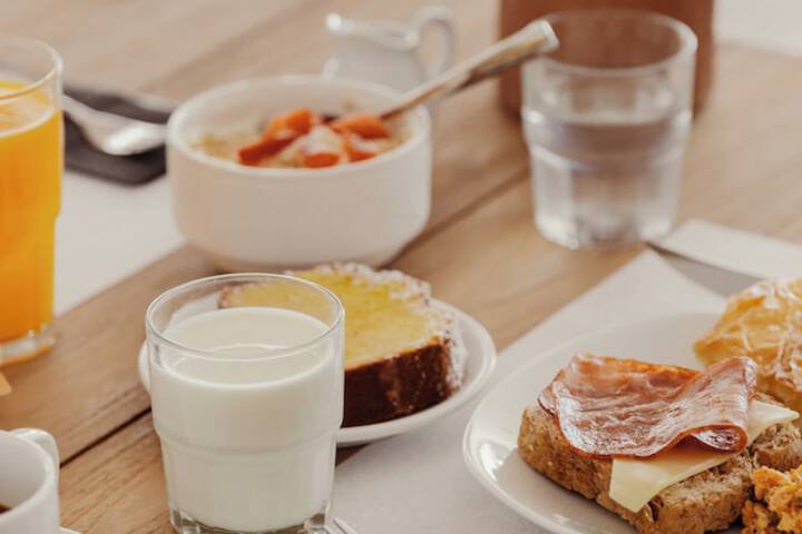 Breakfast/Coffee Service 144 of 193
