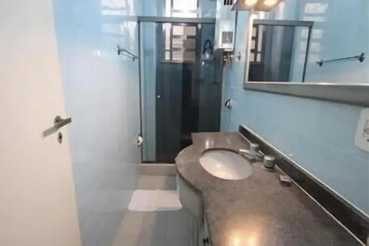 Room 10 of 21