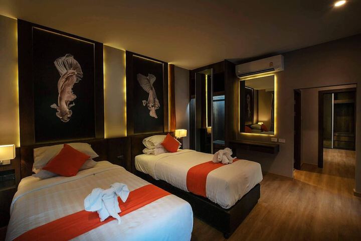 Room 7 of 38