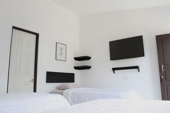 Room 25 of 82