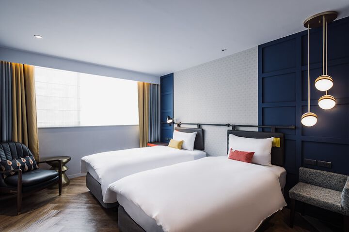 Room 10 of 36