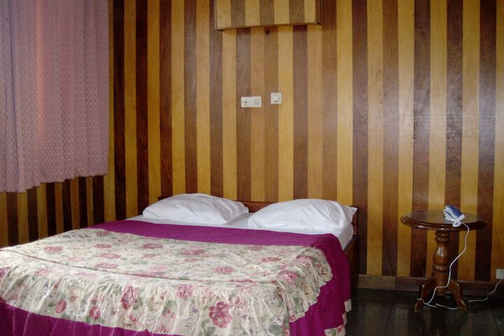 Room 4 of 26