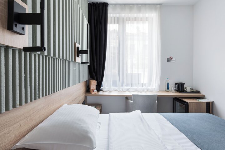 Room 27 of 58