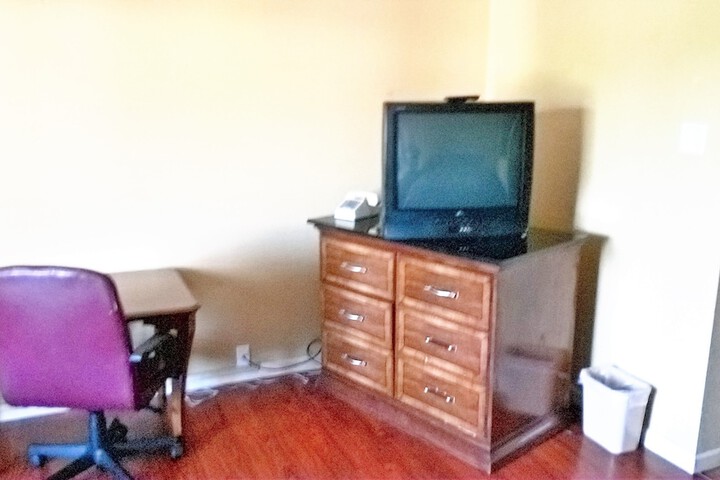 Room 8 of 20