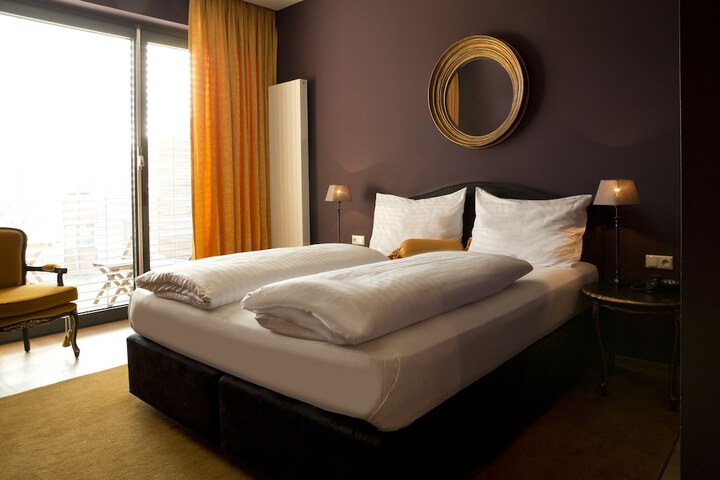 Room 13 of 49