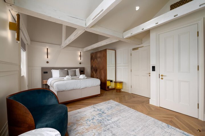 Room 113 of 280