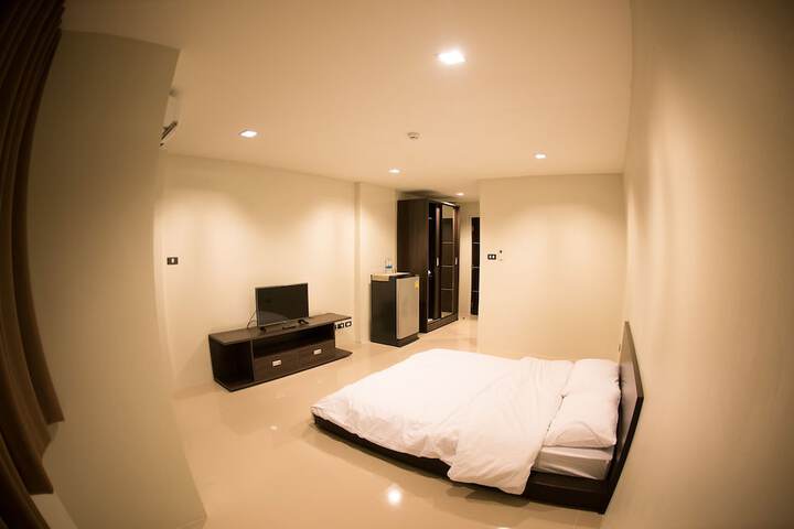 Room 3 of 23