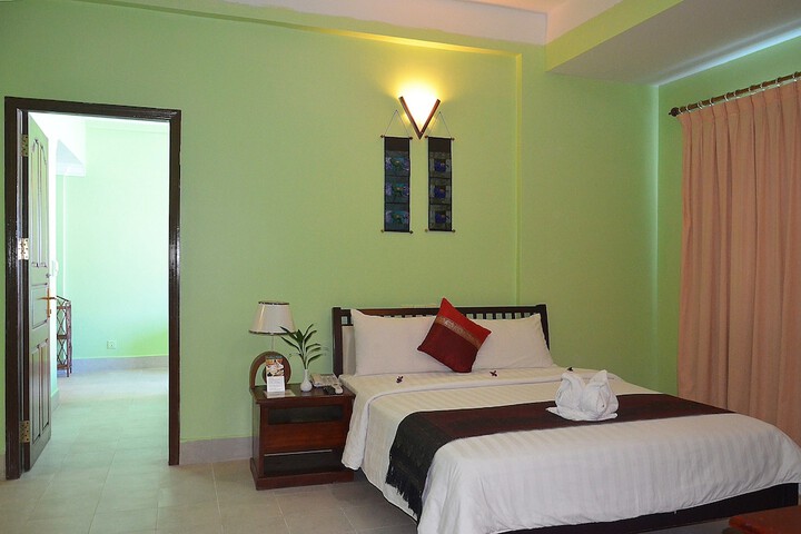 Room 12 of 65
