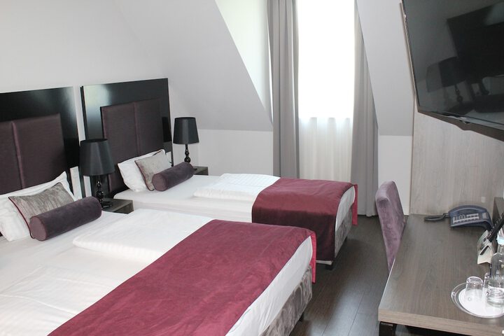 Room 16 of 47