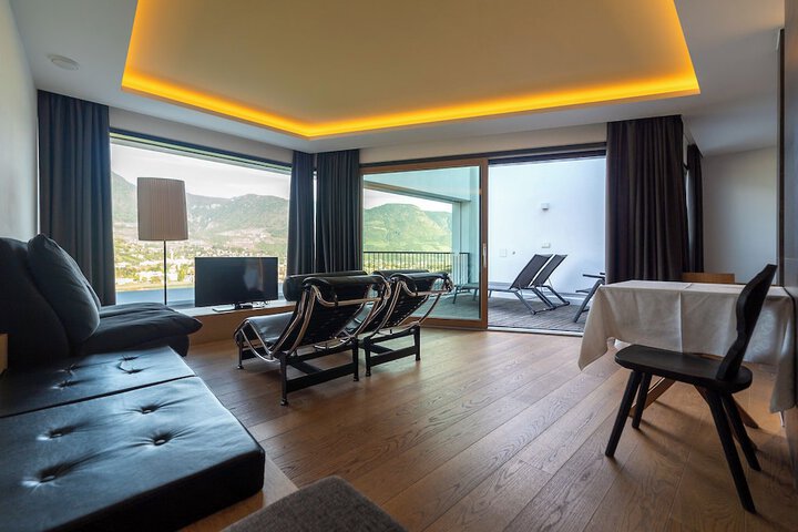 Room 21 of 100