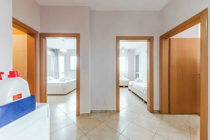 Room 5 of 17