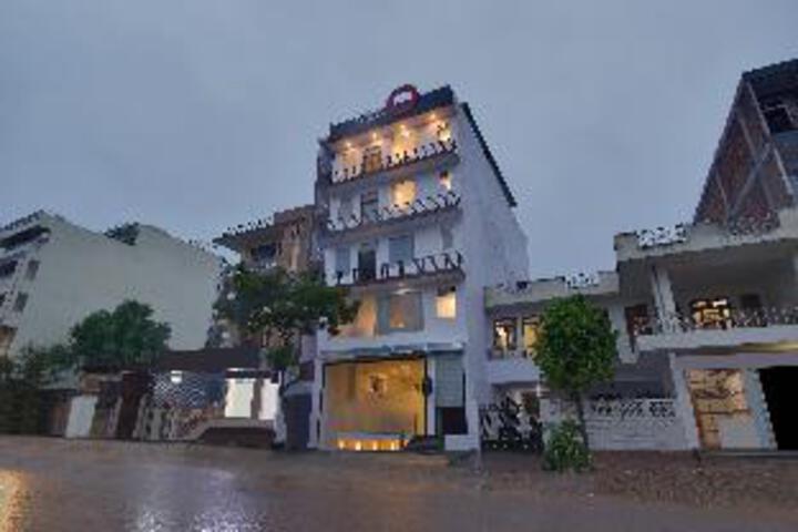 Collection O Govind Marg