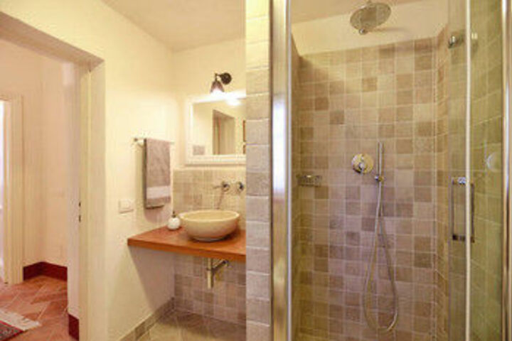 Room 2 of 53