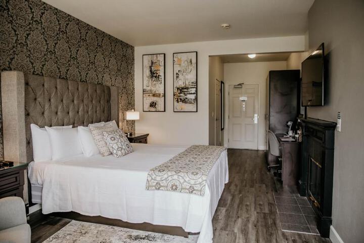 Standard | King Bed (12 of 31)