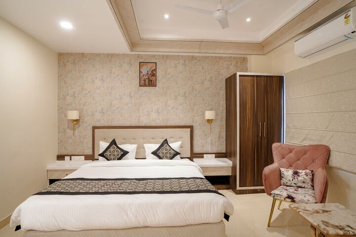 Room 27 of 52