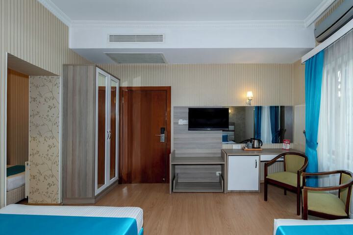 Room 52 of 97