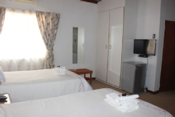 Room 143 of 288