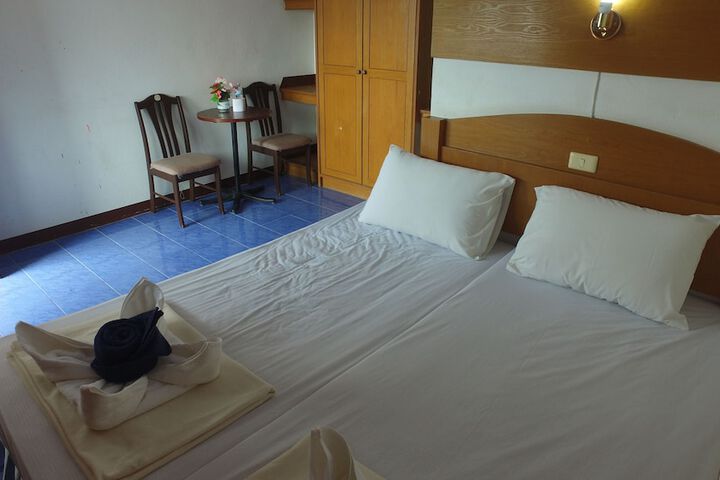 Room 2 of 21