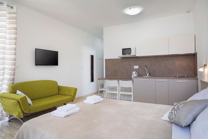 Room 115 of 186