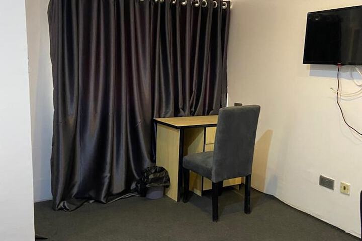 Room 11 of 22