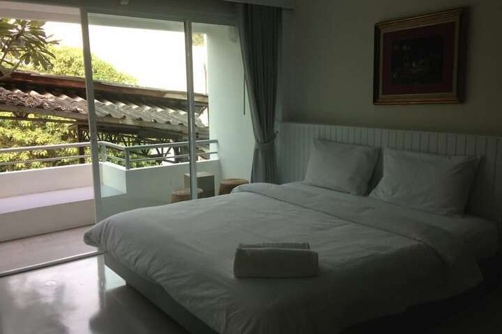Room 6 of 54