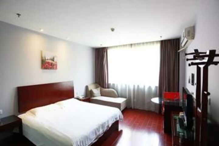 Room 2 of 15